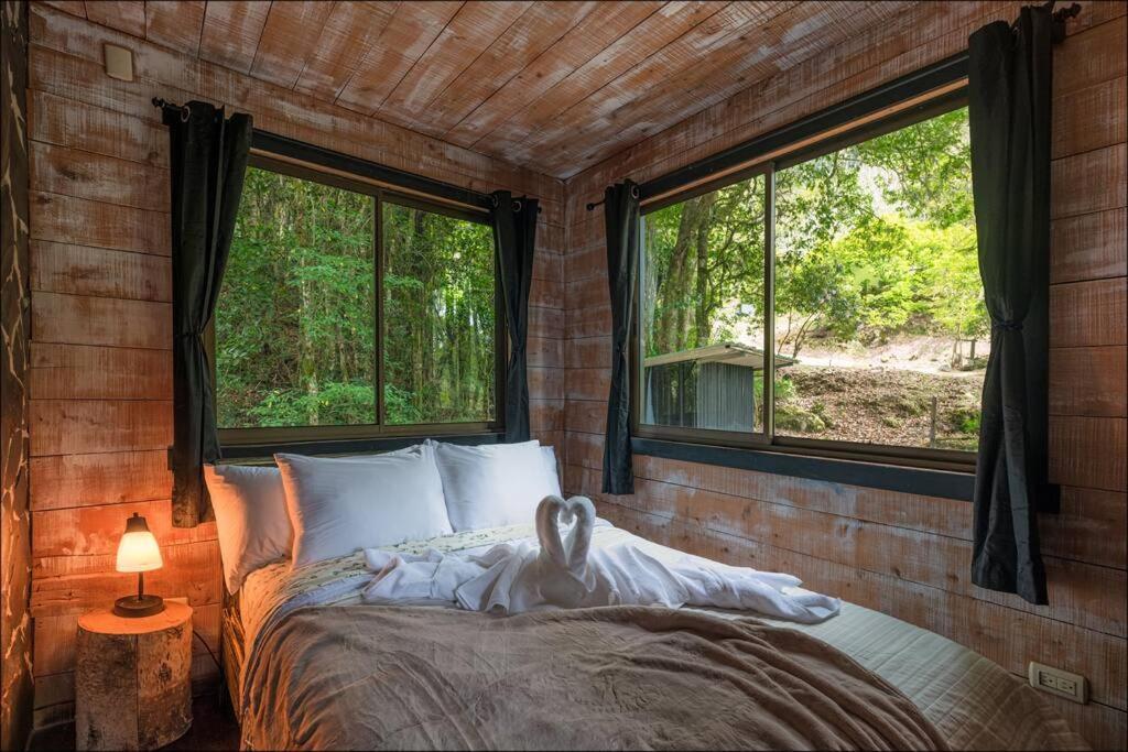 Unicorn Lodge: Direct Riverfront : Unique Experience Сан-Херардо-де-Дота Экстерьер фото