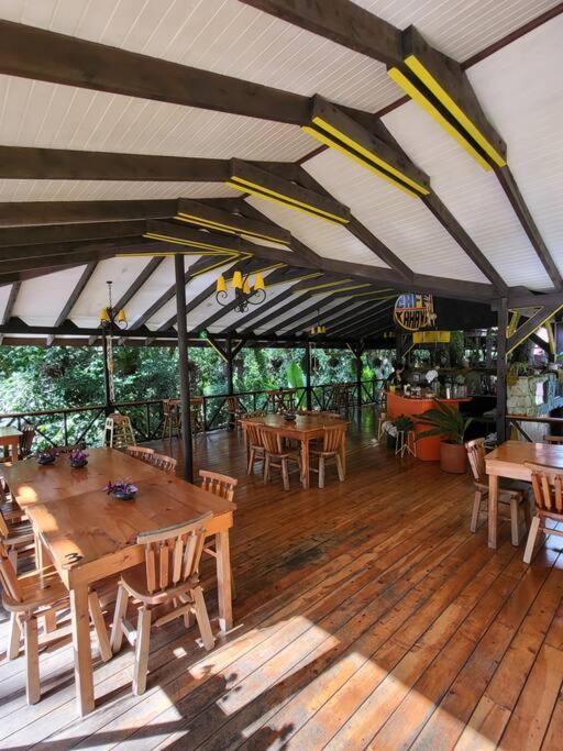 Unicorn Lodge: Direct Riverfront : Unique Experience Сан-Херардо-де-Дота Экстерьер фото