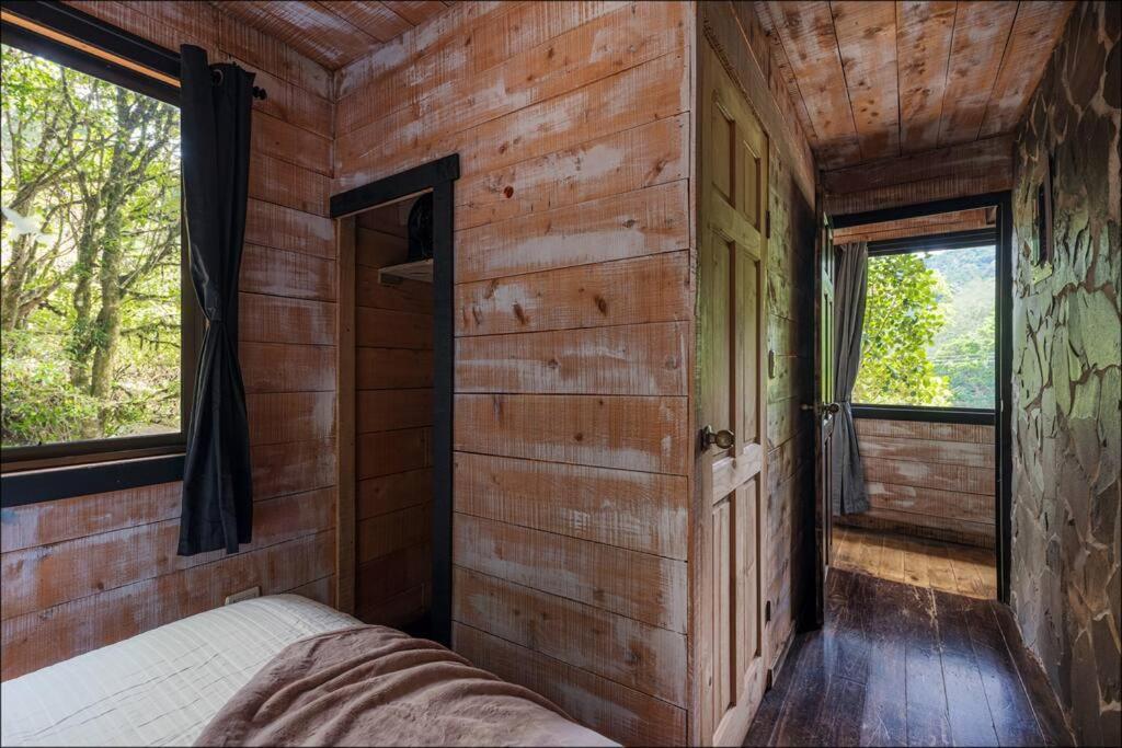 Unicorn Lodge: Direct Riverfront : Unique Experience Сан-Херардо-де-Дота Экстерьер фото